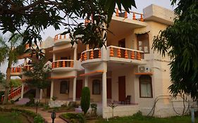 Hotel Shree Krishna Jungle Resort